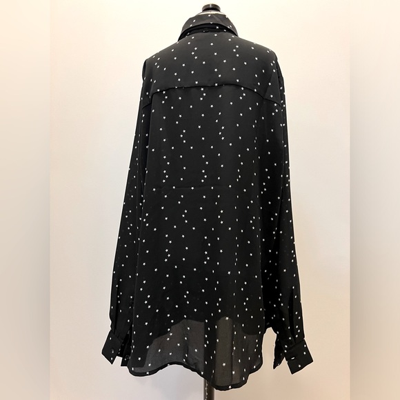 Beautiful flowing star patterned tie-neck blouse - Picture 3 of 3